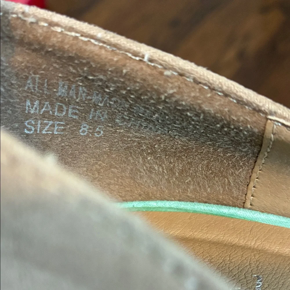 Charming Charlie Suede Beige and Turquoise Peep-Toe Heels 8.5